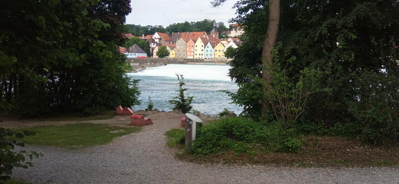 Grosses Zimmer Bad Kueche Wohnzimmer Terasse Garten Zentral Ruhig Landsberg am Lech Exteriör bild