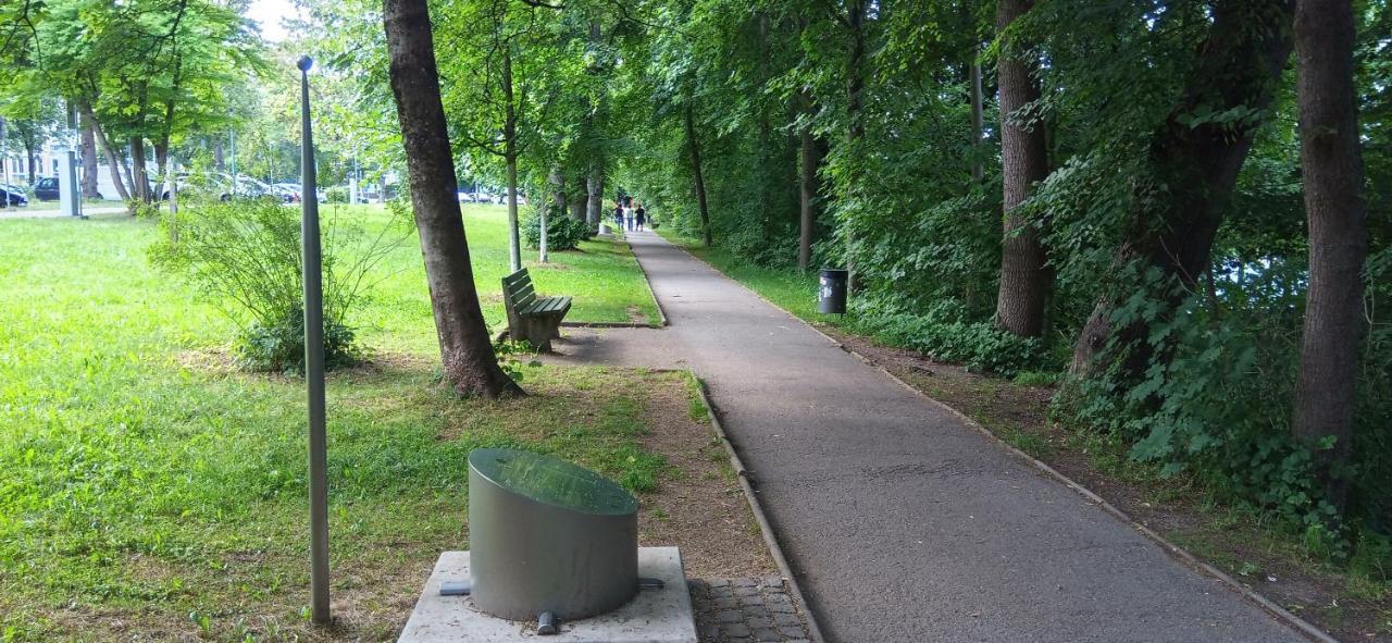 Grosses Zimmer Bad Kueche Wohnzimmer Terasse Garten Zentral Ruhig Landsberg am Lech Exteriör bild
